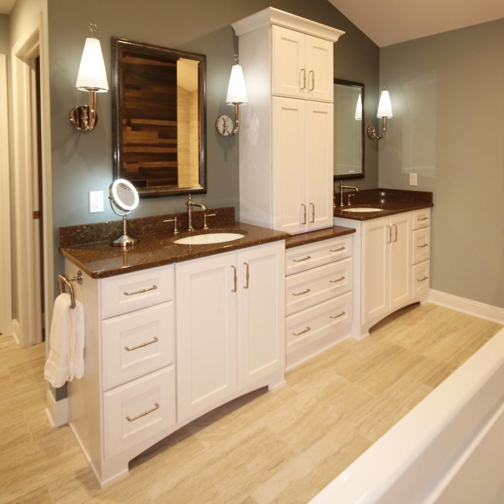 Lakeside Bathroom - The Cabinetree