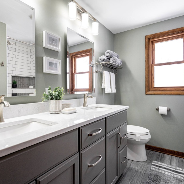 Westbrooke Hall Bathroom - The Cabinetree